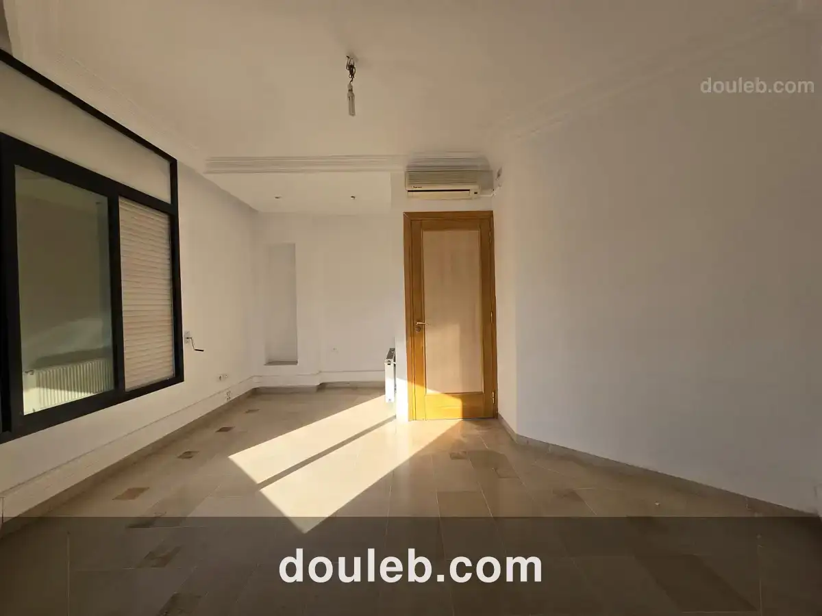 Appartement s1 pour usage bureautique - Miniature 2