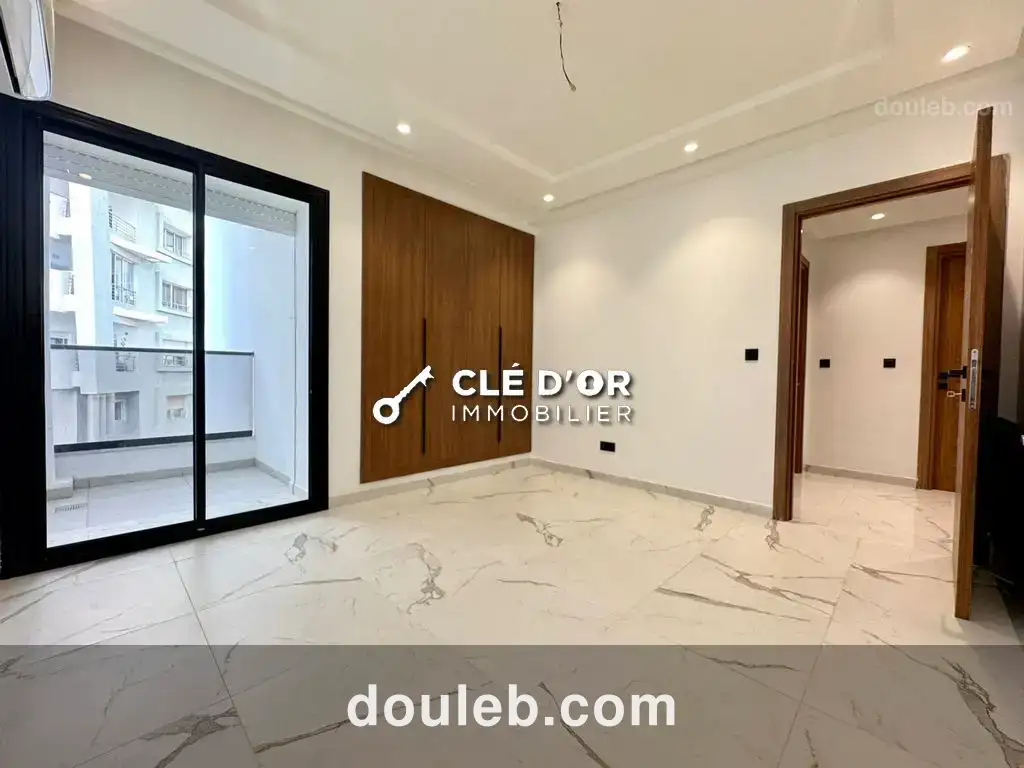 Un s2 moderne au jardin de carthage - Miniature 4