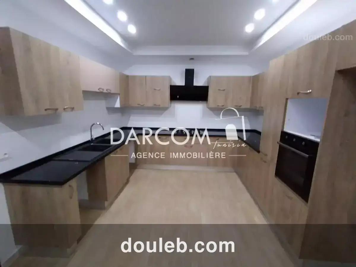 Villa avec piscine chotrana - Miniature 2