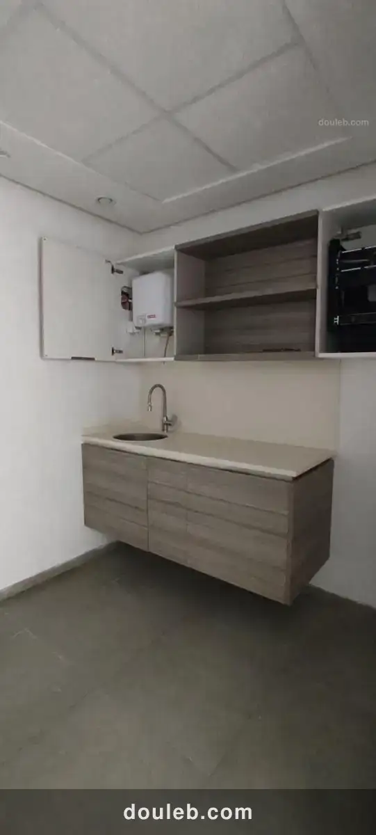 Bureau h3 neuf et spacieux au lac 2 - Miniature 4