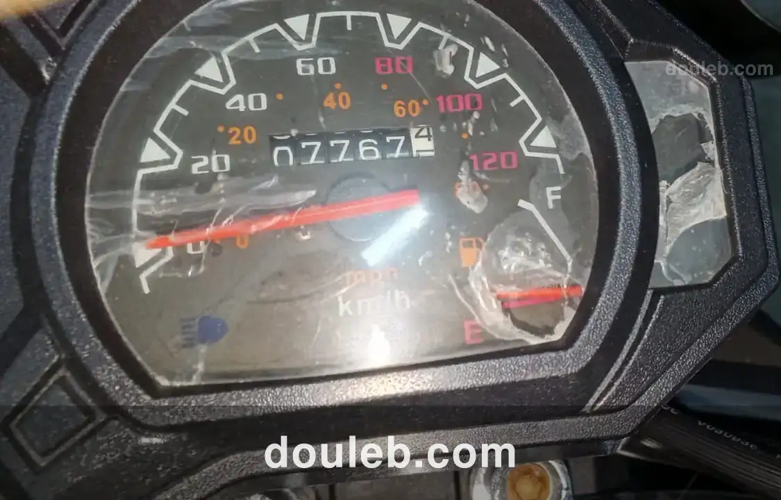 Yamaha tmax 125 presque neuf - Miniature 2