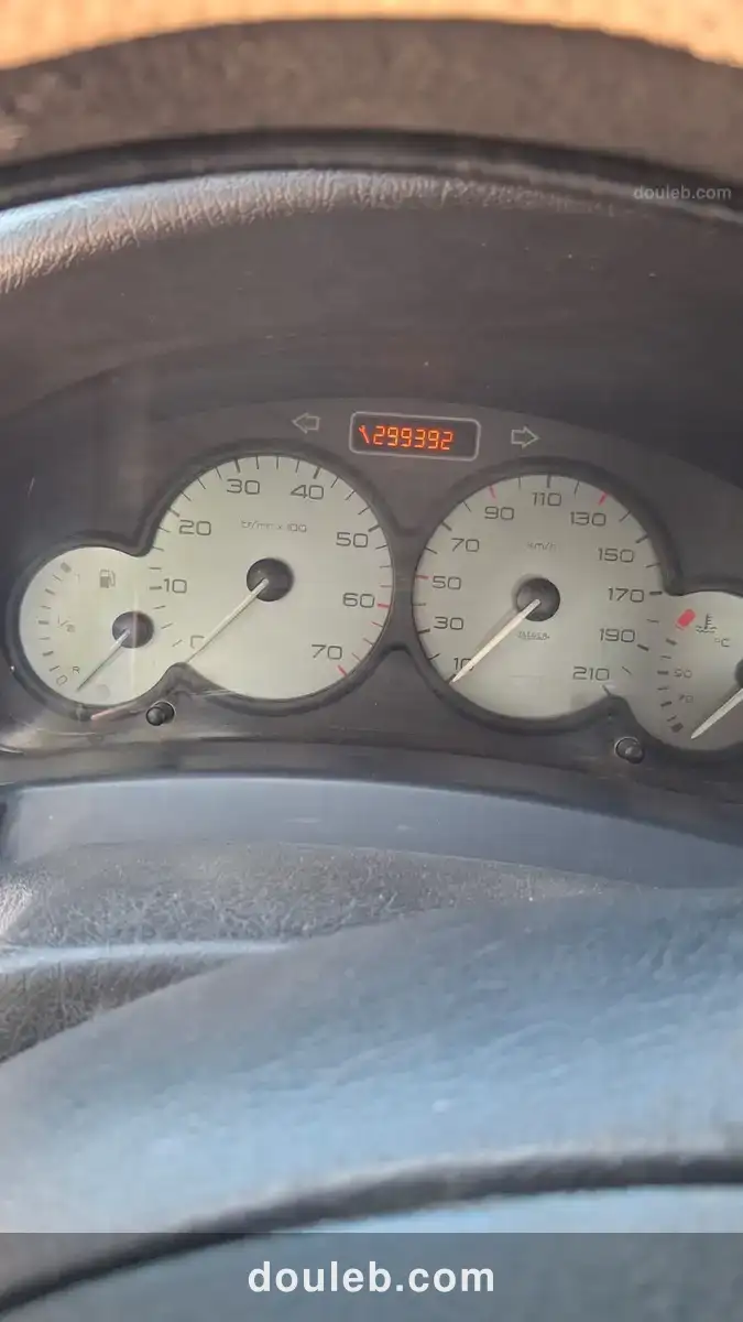 Citroen berlingo 5 places - Miniature 2