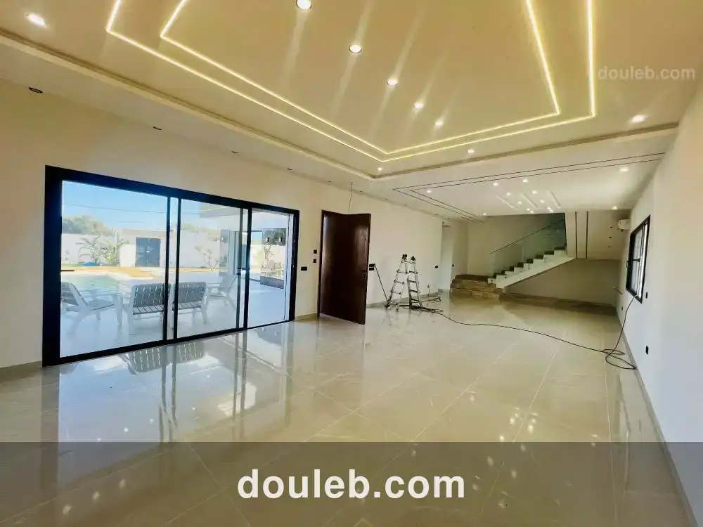 V605 villa turquoise belle villa - Miniature 2