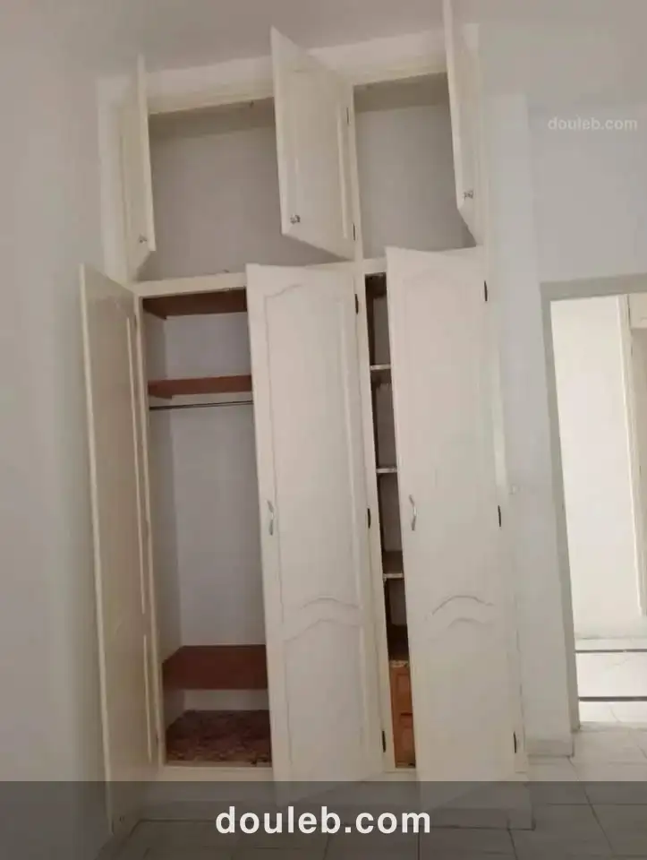 Rez de chaussée s3 avec entrée indépendante - Miniature 4