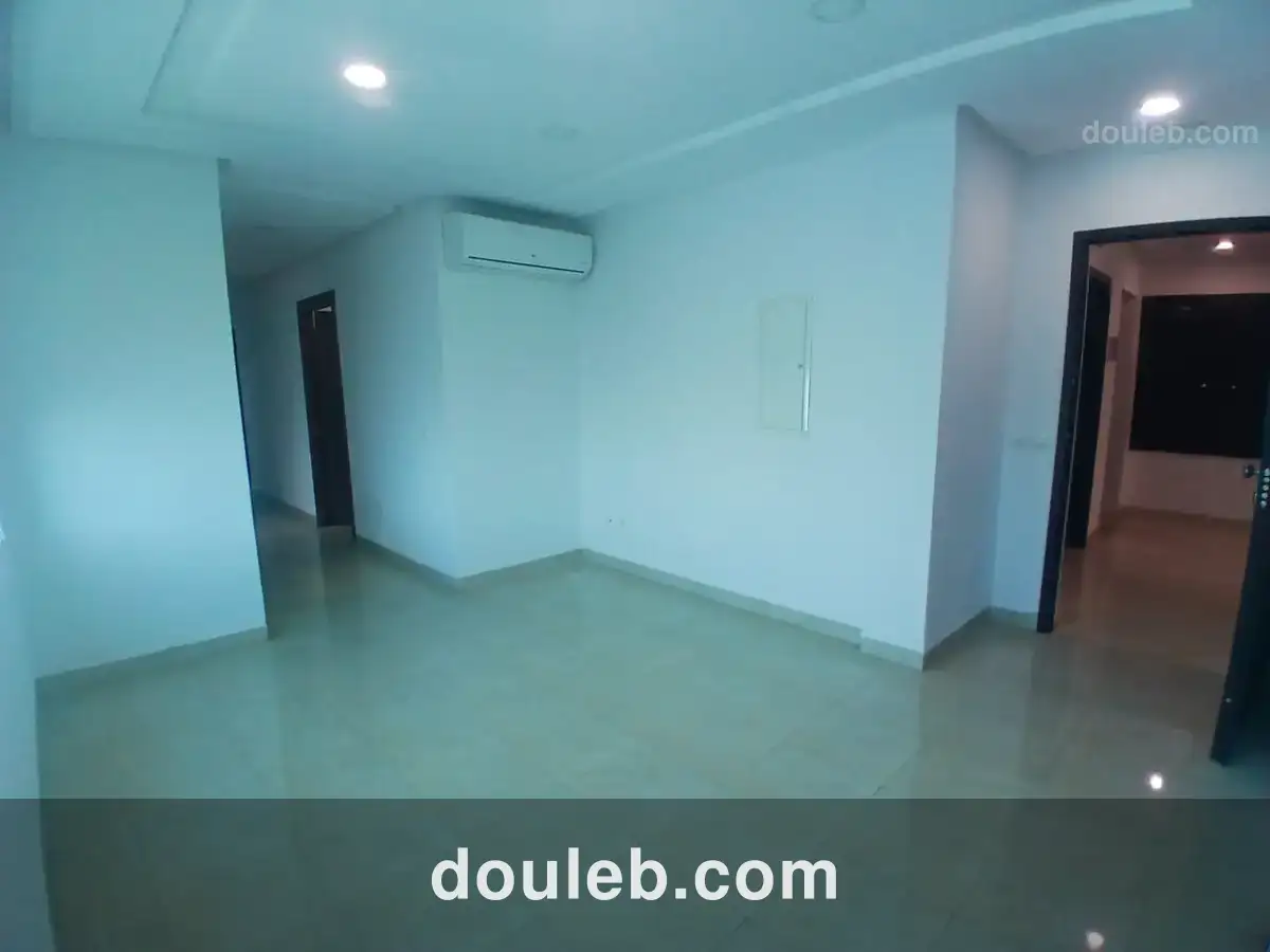 Bureau spacieux - Miniature 4