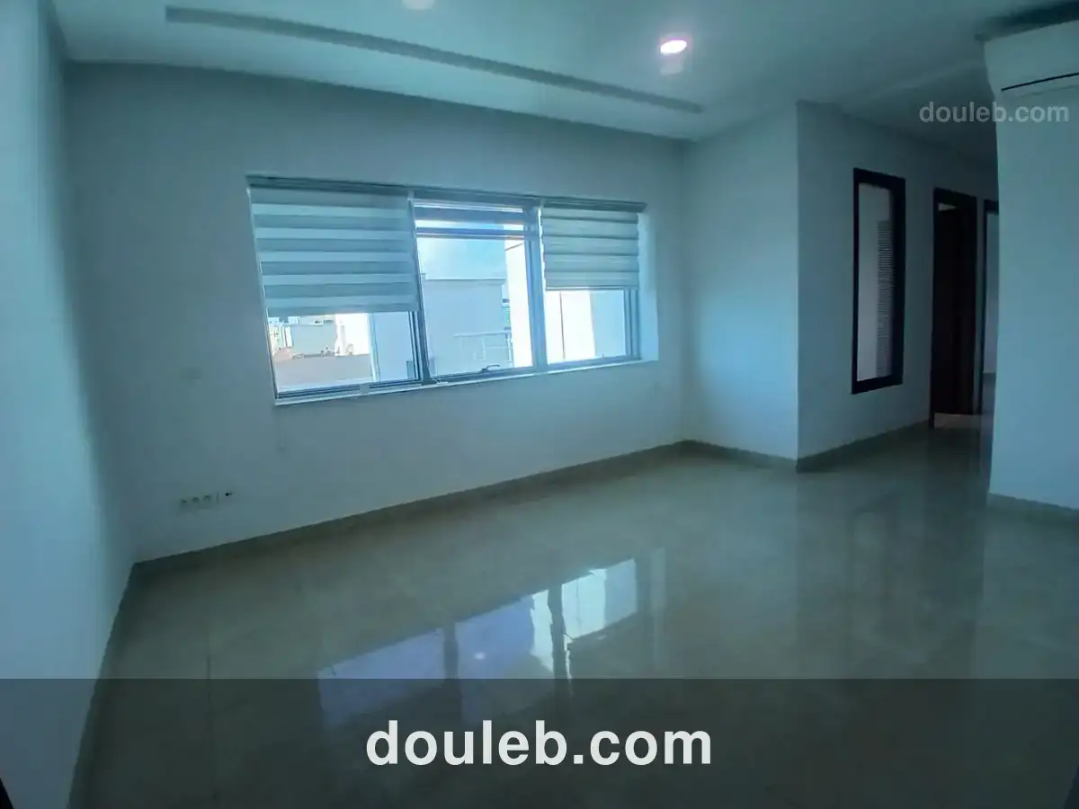 Bureau spacieux - Miniature 5