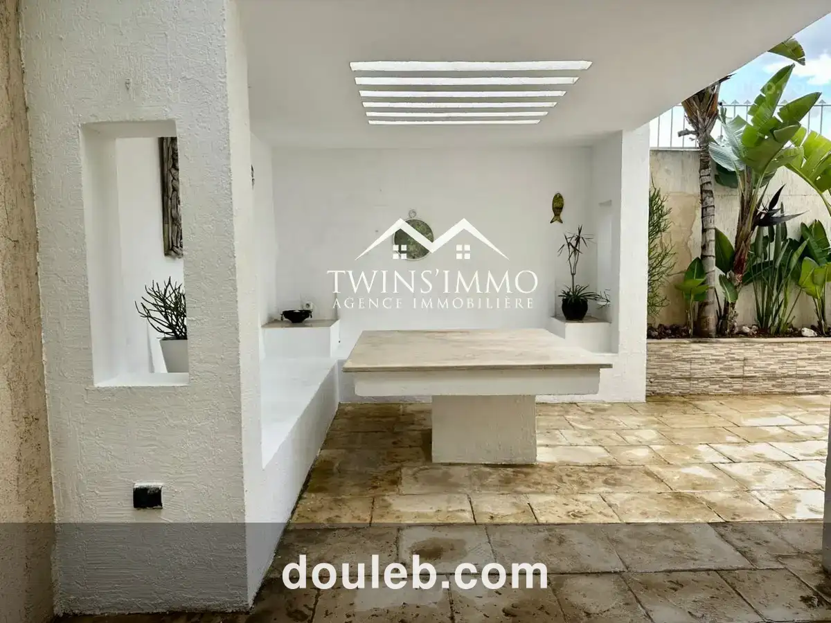 Villa s4 avec piscine à la marsa - Miniature 2