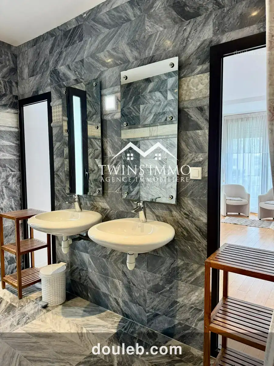 Triplex meublé avec piscine à gammarth - Miniature 4