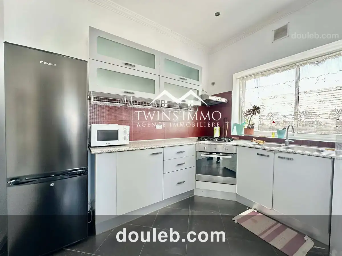 Étage de villa s3 meublé à la marsa ville - Miniature 4