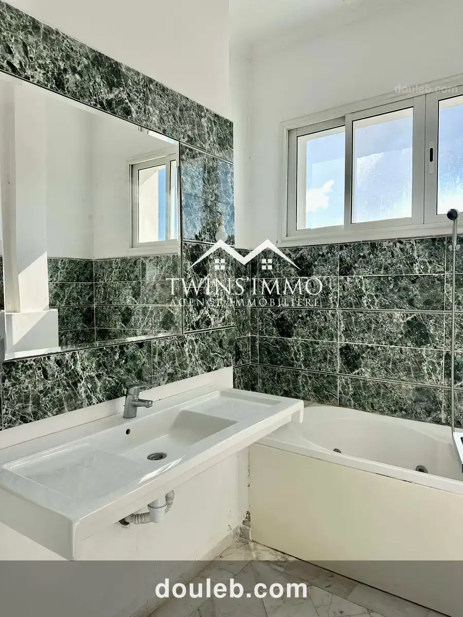 Étage de villa s3 meublé à la marsa ville - Miniature 5