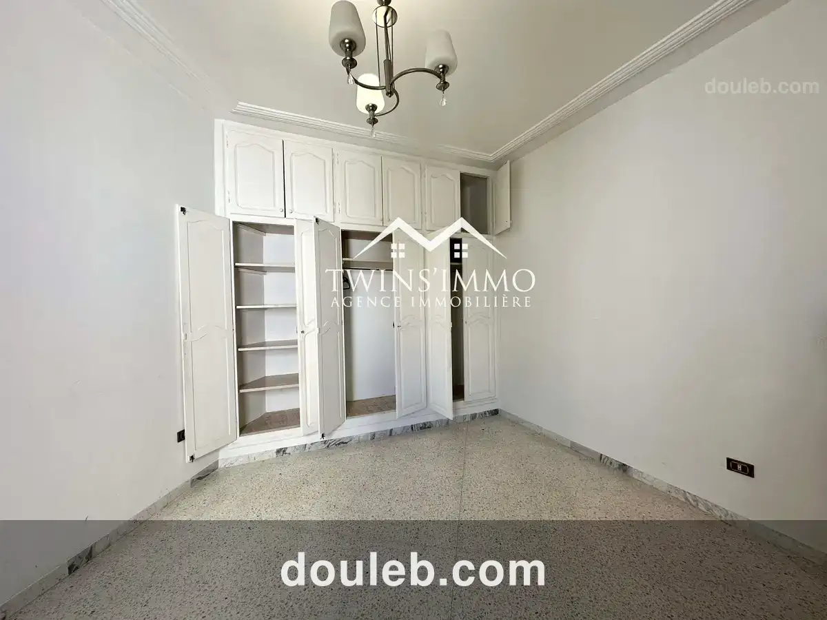 Étage de villa s3 à la marsa - Miniature 4