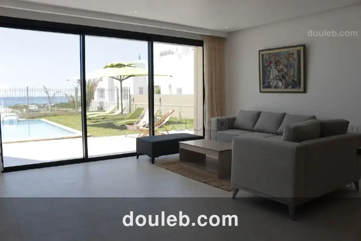 Villa pieds dans l'eau avec piscine à kélibia - Miniature 2