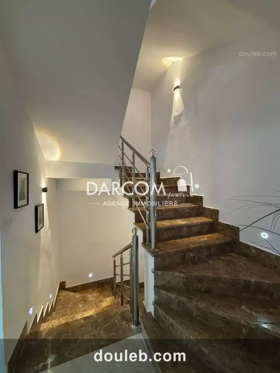 Villa jumelée avec piscine - Miniature 4