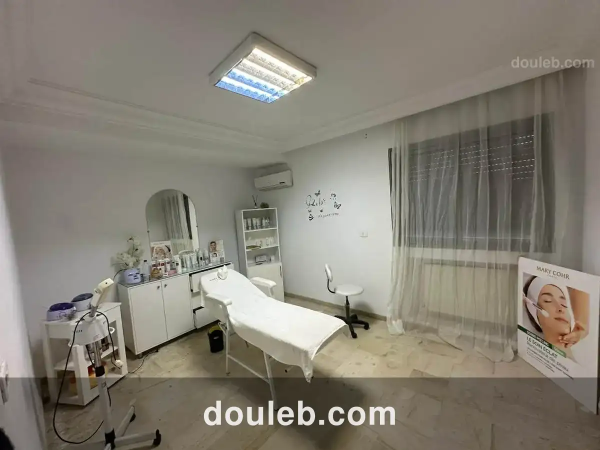 Hall plus 3 pieces - Miniature 2