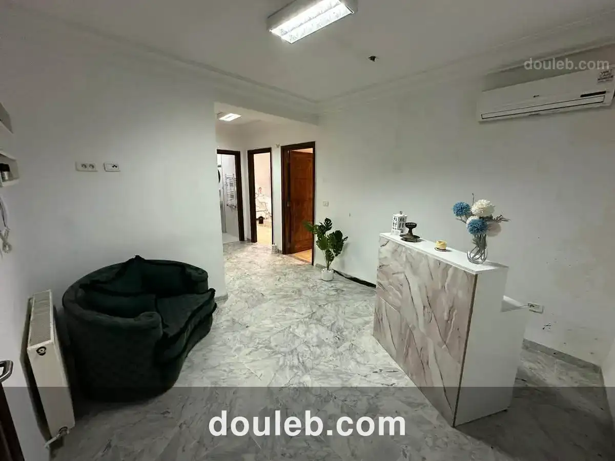 Hall plus 3 pieces - Miniature 3