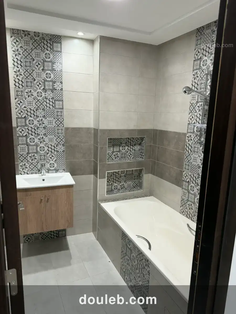 Appartement sur la route principale grémda sfax - Miniature 4