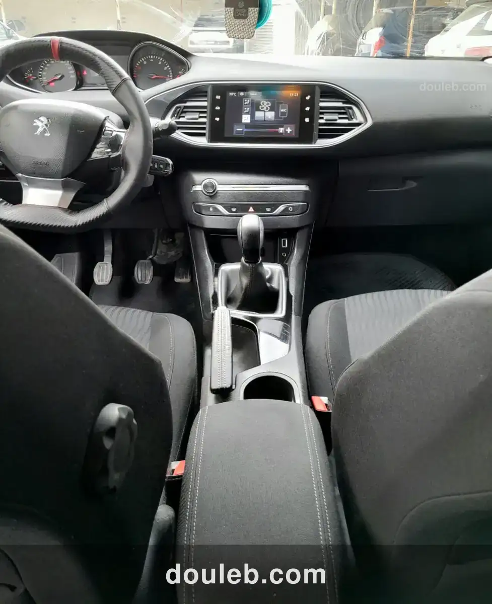 Peugeot 308 excellent état - Miniature 4