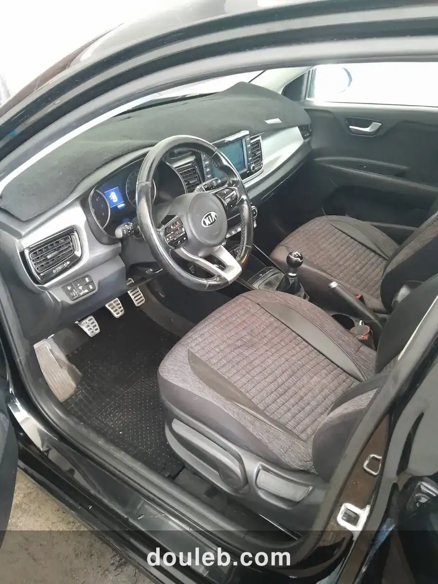 Kia rio sedan - Miniature 3