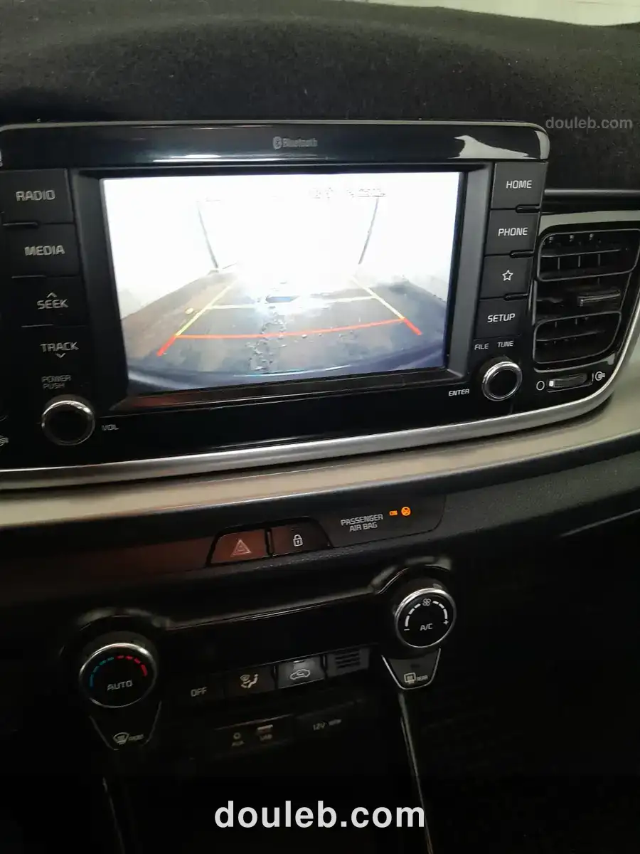 Kia rio sedan - Miniature 5