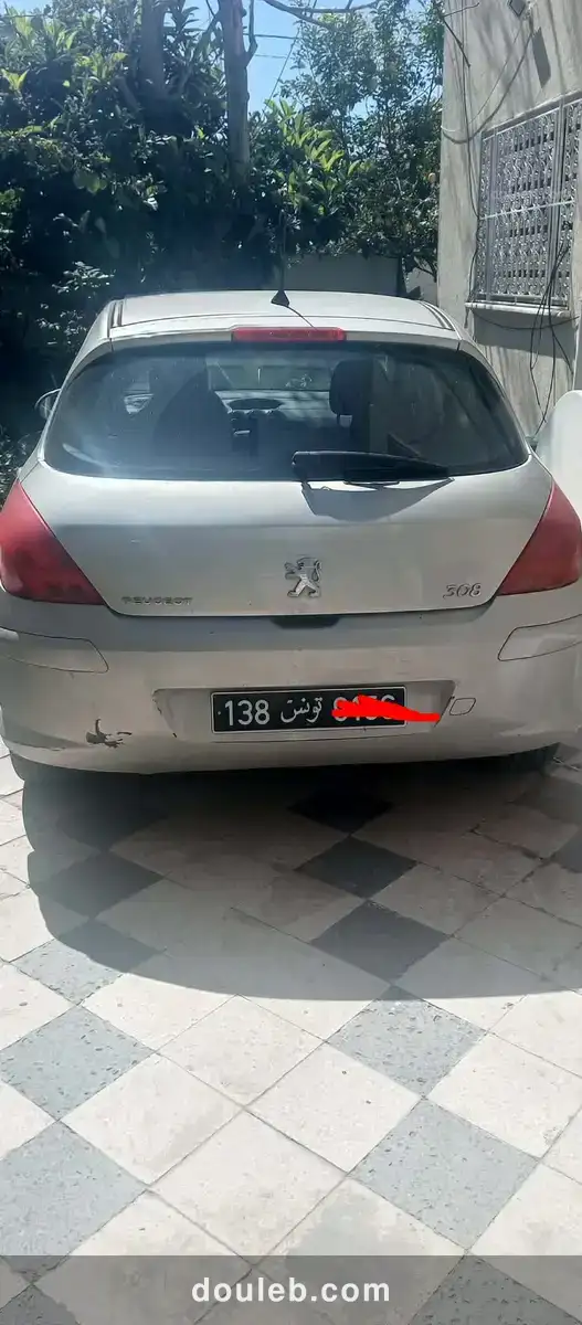 Voiture de femme - Miniature 2