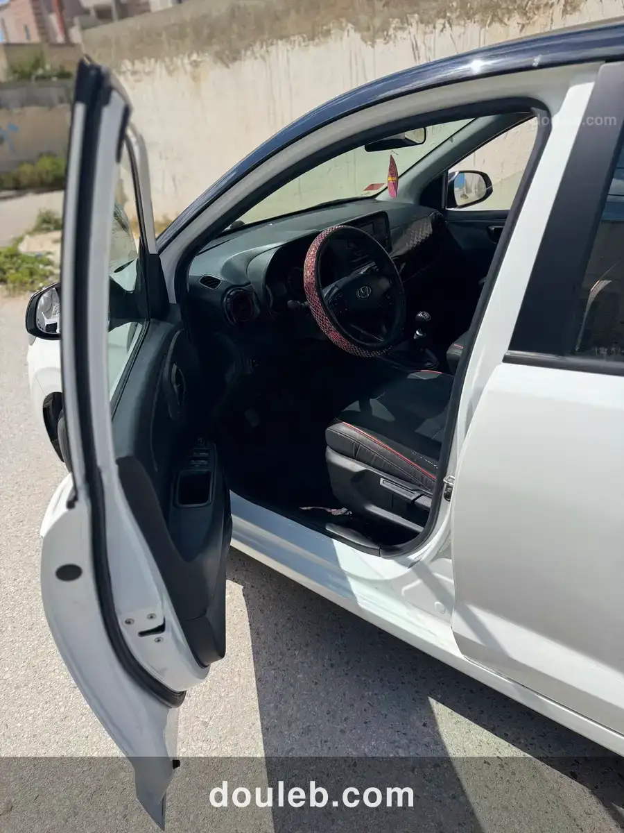 Hyundai grand i10 1ere main - Miniature 3