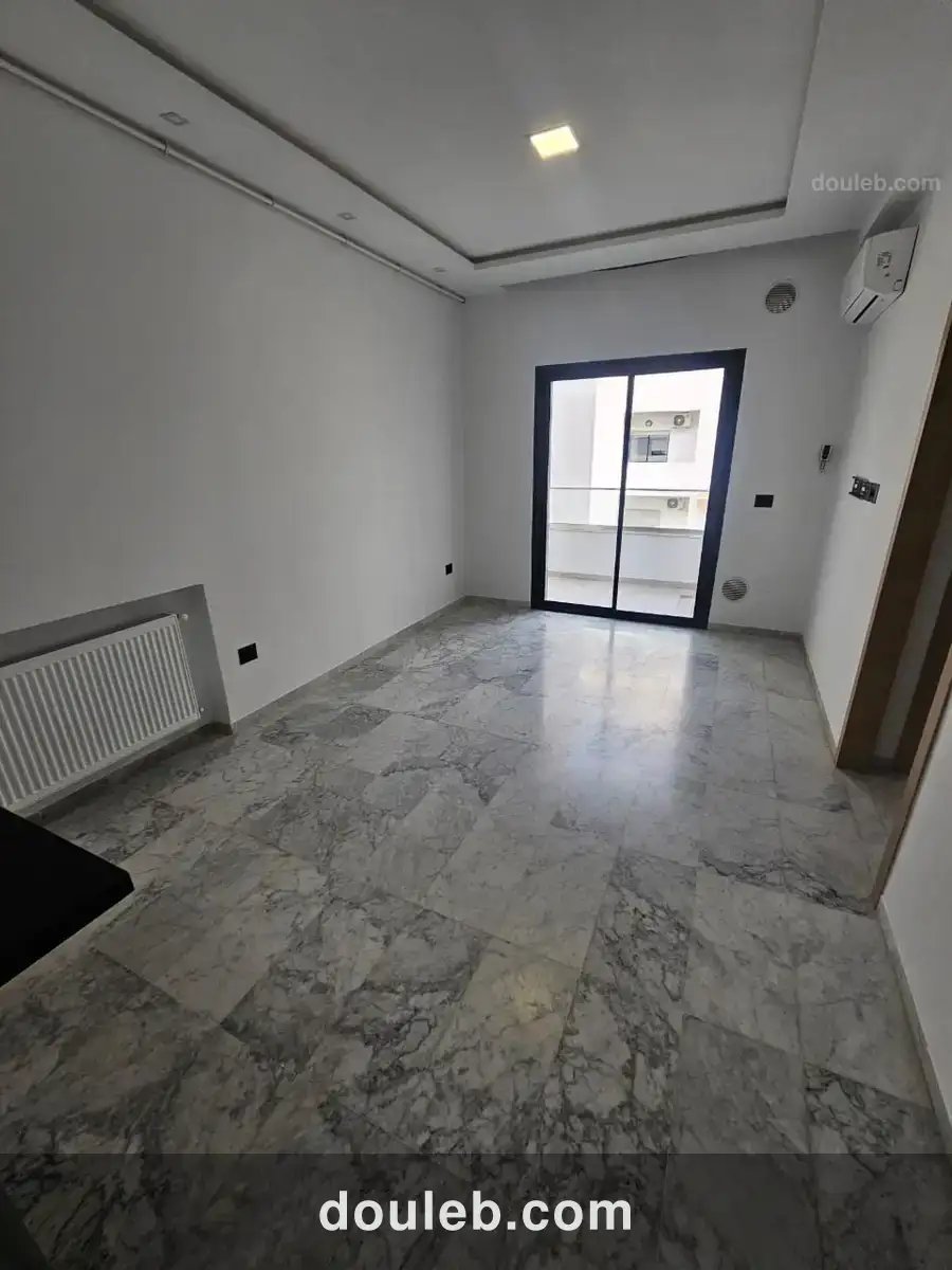 S plus deux lumineux à la nv soukra à Tunis