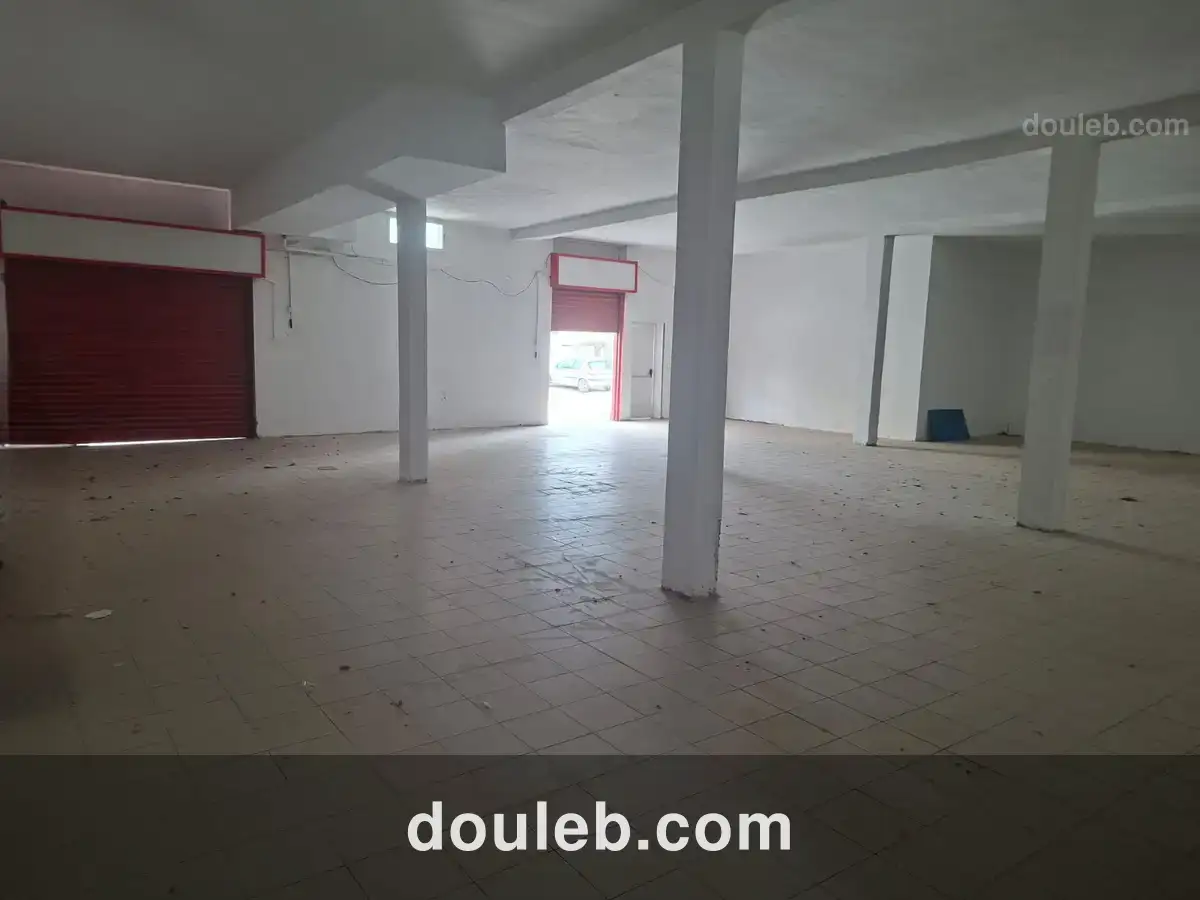 Dépôt a la soukra chotrana 1 400m2 à Tunis