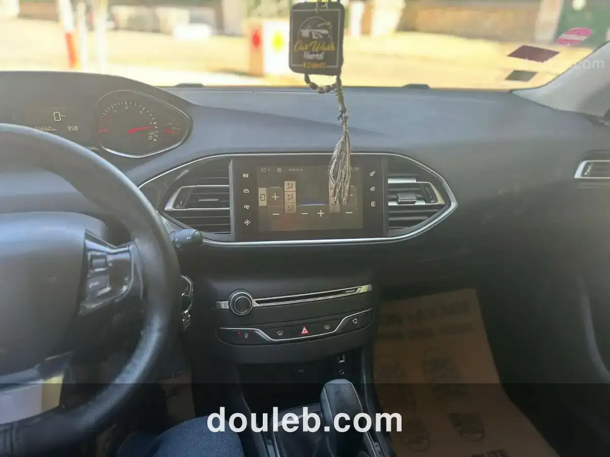 Voiture peugeot 308 importée à Tunis