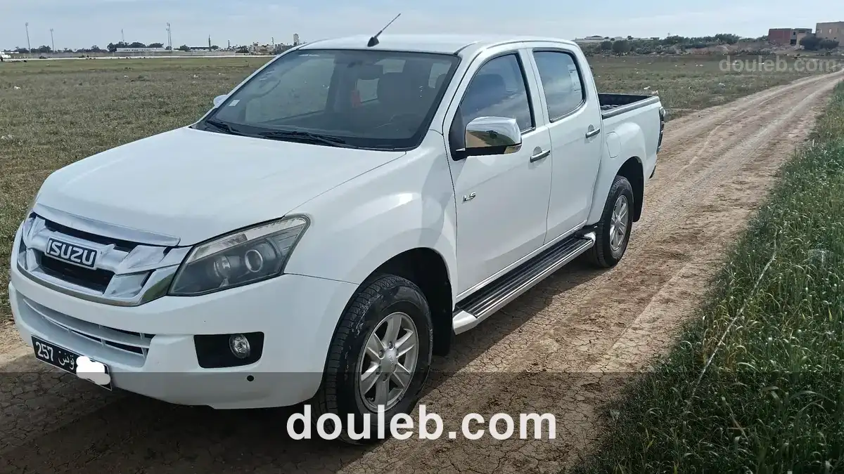 Isuzu d max à Tunis